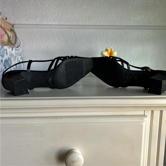 black kitten heels - Picture 2 of 5